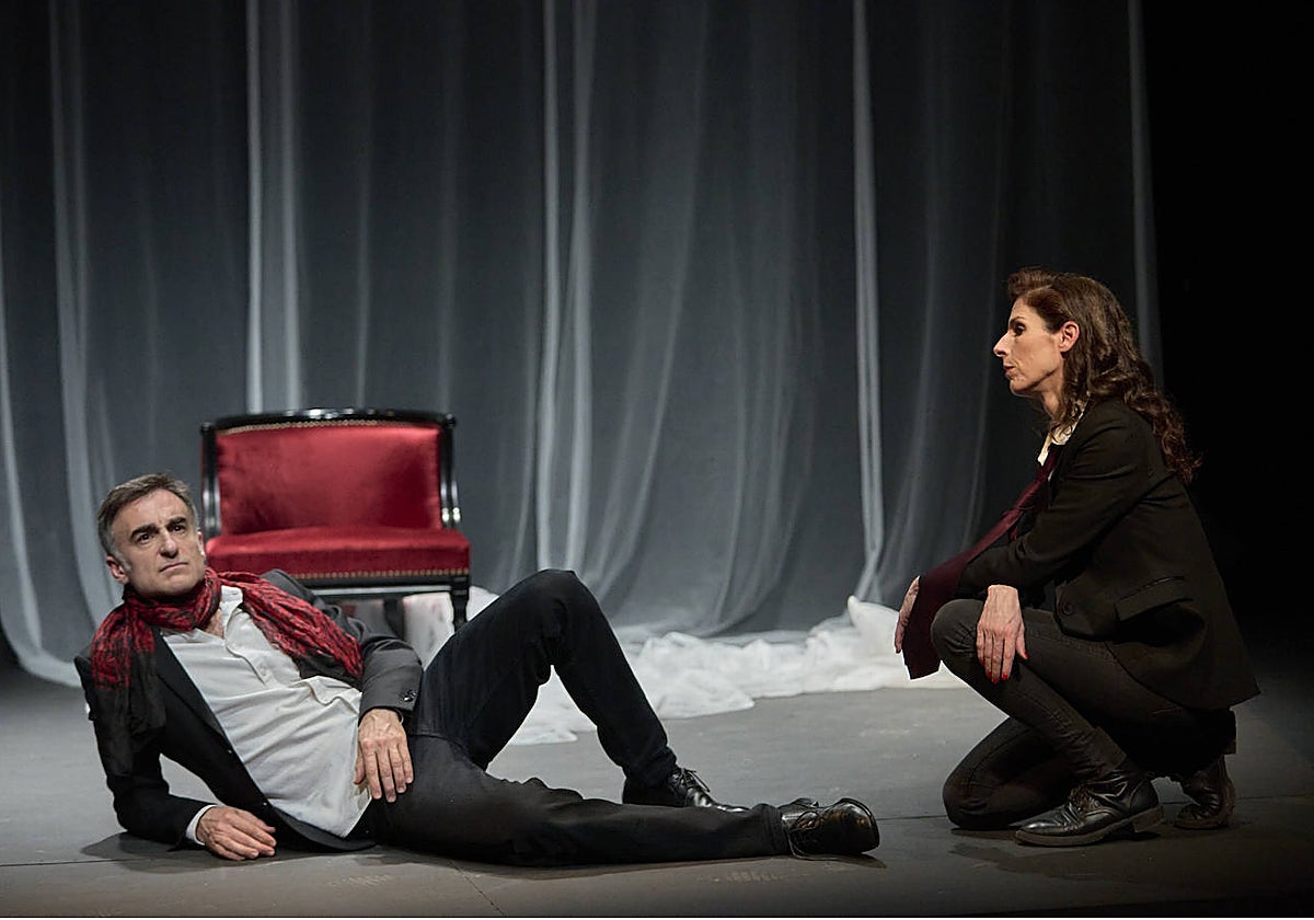 David Luque y Beatriz Argüello, en una escena de la obra