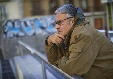 'Raros como yo', de Juan Manuel de Prada: ¿cómo es el escritor maldito del siglo XXI?