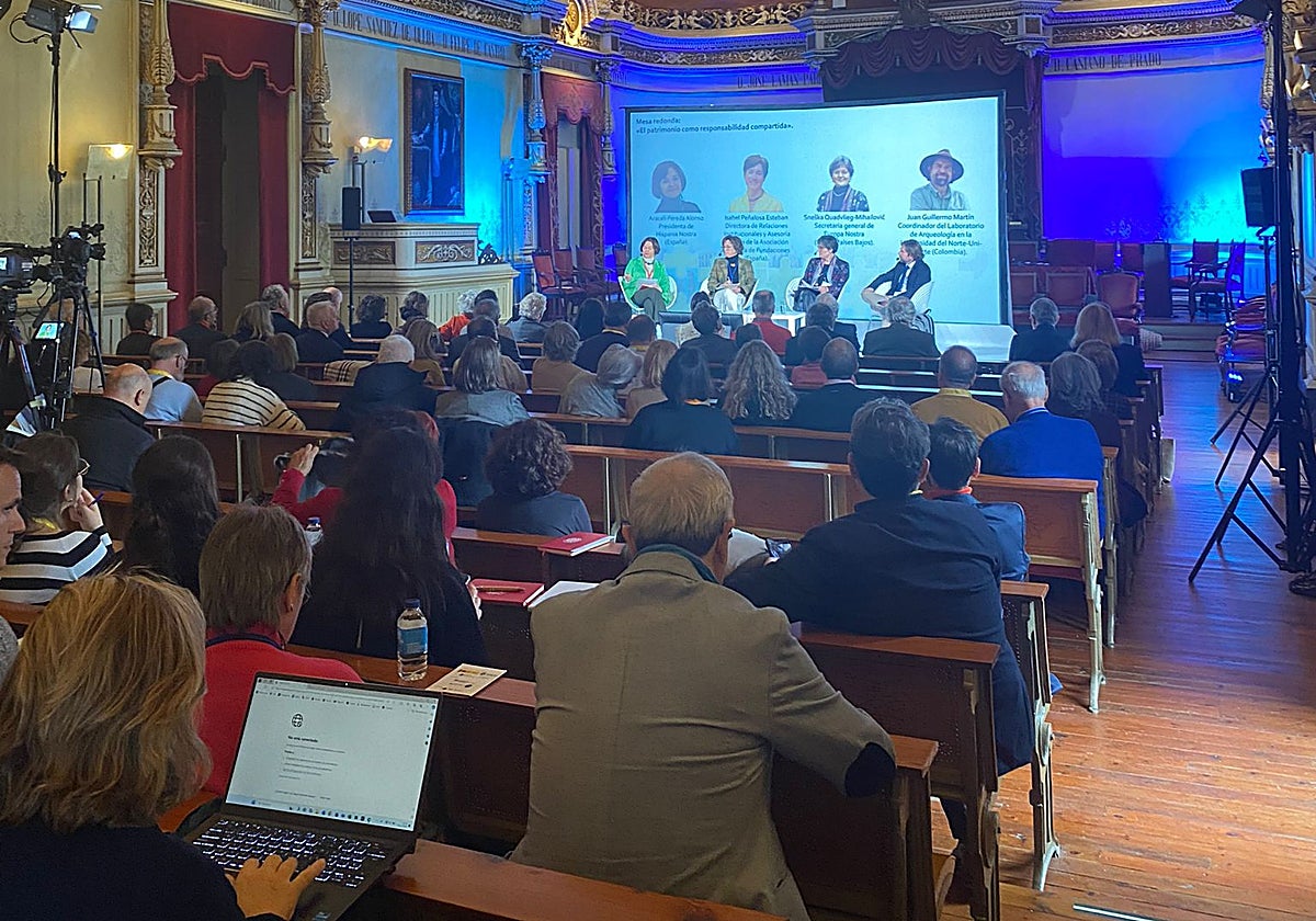 Araceli Pereda, Isabel Peñalosa, Sneska Quadvlieg-Mihailovic y Juan Guillermo Martín intervienen en la mesa redonda 'El patrimonio como responsabilidad compartida'