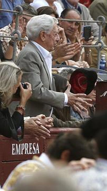 Vargas Llosa en los toros