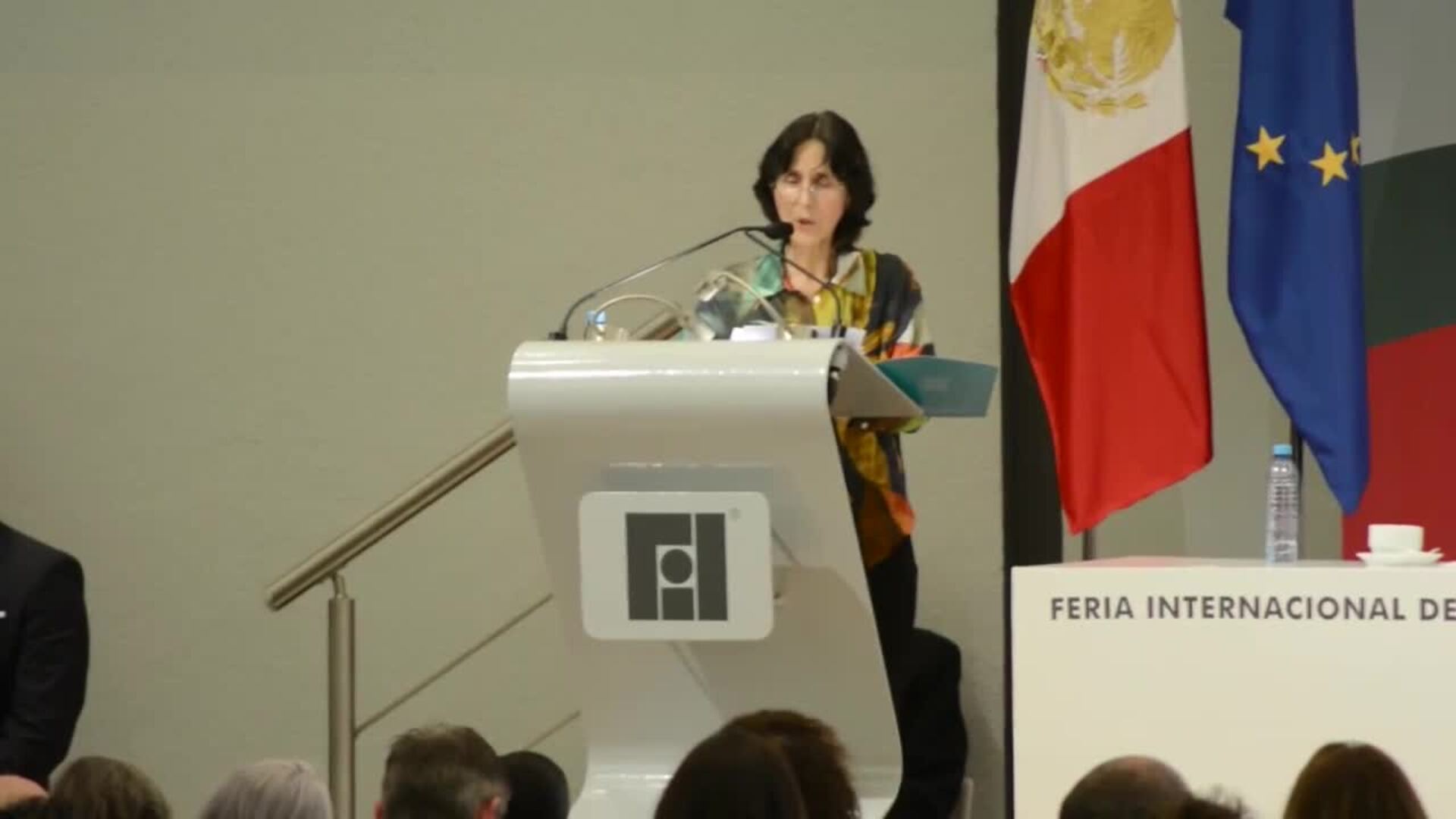 Coral Bracho: La poesía es una búsqueda vital a través del poder del lenguaje