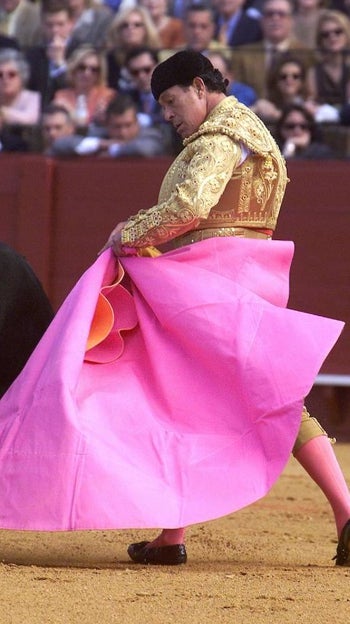 Curro Romero, en una corrida en el 2000