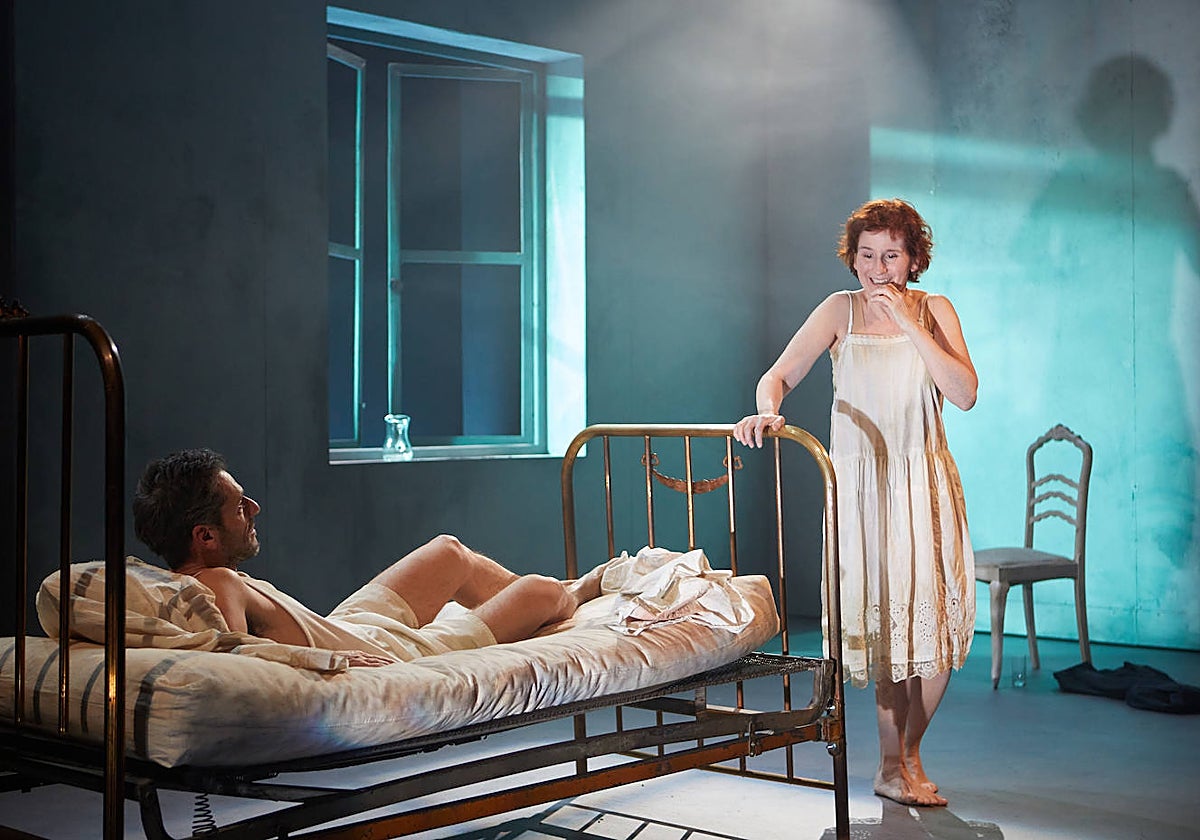 César Camino y Maripaz Sayago, en una escena de 'Tennessee'