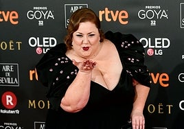 Adiós a Itziar Castro en un velatorio con el ataúd abierto, una bandera LGTBI y una última petición tras su muerte