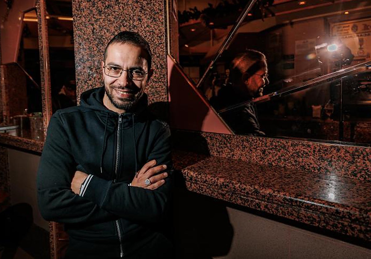 JEOSM posa durante el encuentro con ABC