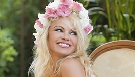 Pamela Anderson posa completamente desnuda a sus 55 años