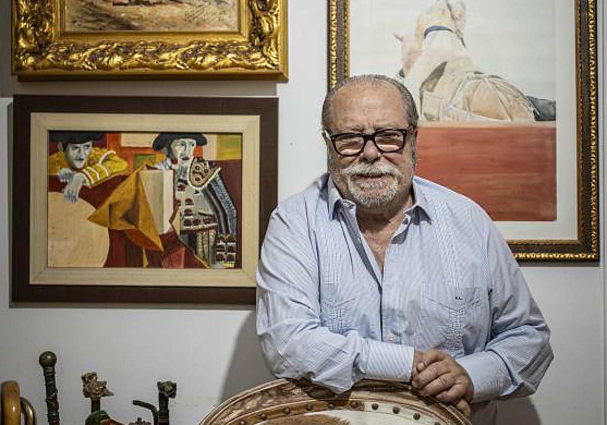 Arévalo fotografiado en su casa de Valencia