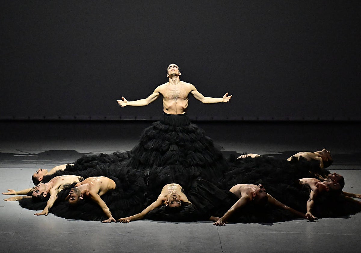 Flamenko, fotoğrafçılık ve çağdaş danstan oluşan 'Afanador' kokteyli