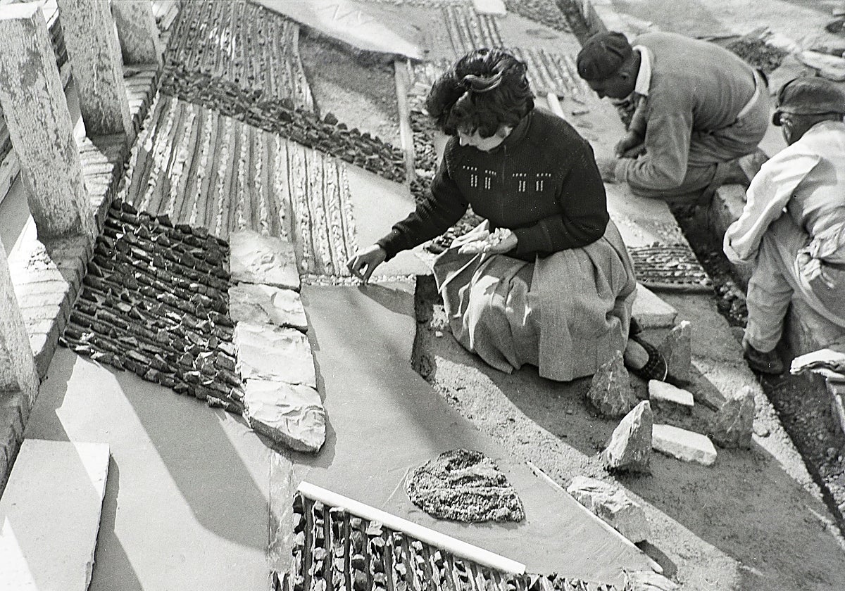 Juana Francés trabajando en el azud de San Isidro (Alicante)