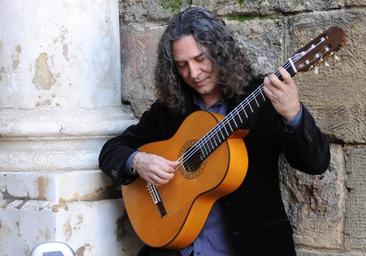 Tomatito: «Querer tocar mejor que Paco de Lucía sería absurdo y me amargaría la vida»