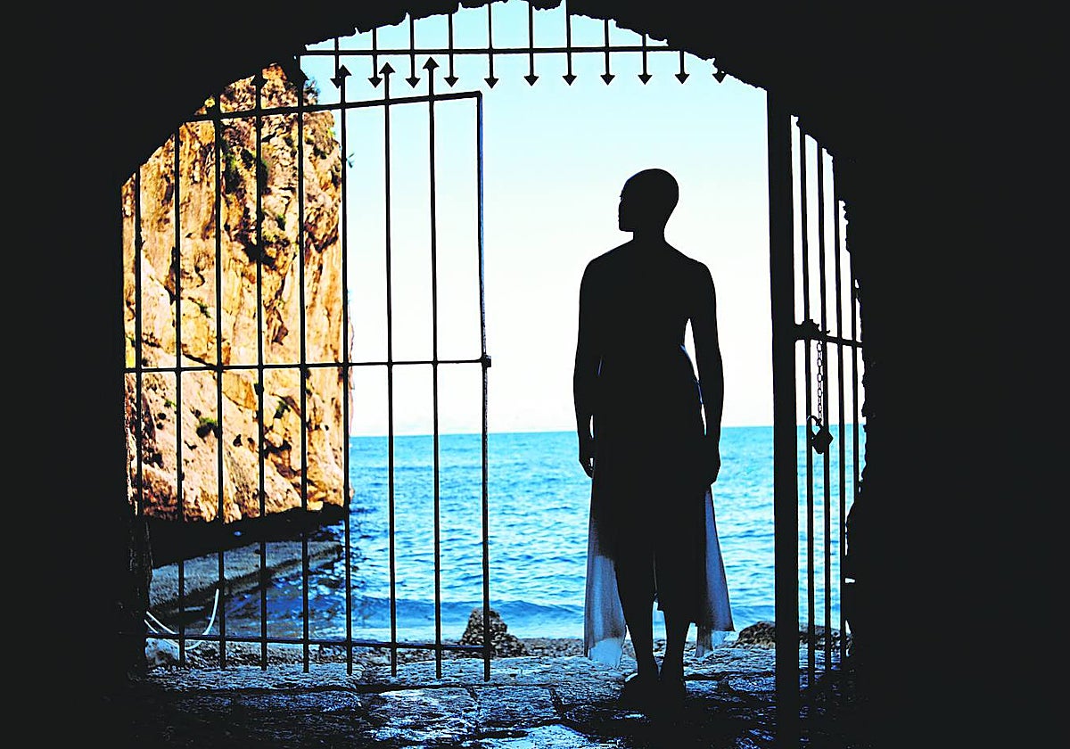 'Western Union: Small Boats', de Isaac Julen (Helga de Alvear)