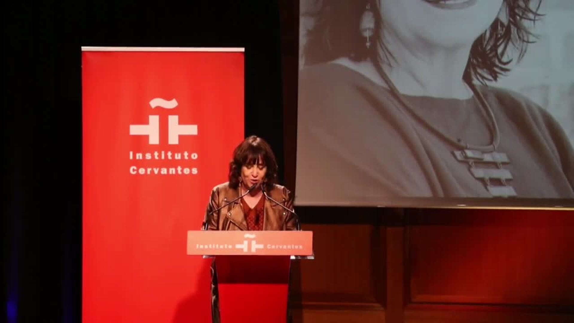 Rosa León, Rosa Montero y Marisa Paredes dejan su legado en la Caja de las Letras en el 8M