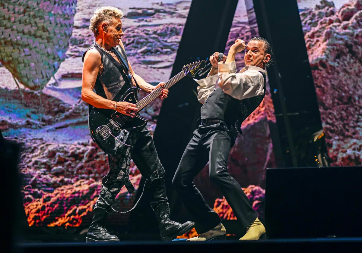Martin L. Gore y Dave Gahan, durante el concierto de Depeche Mode en Barcelona