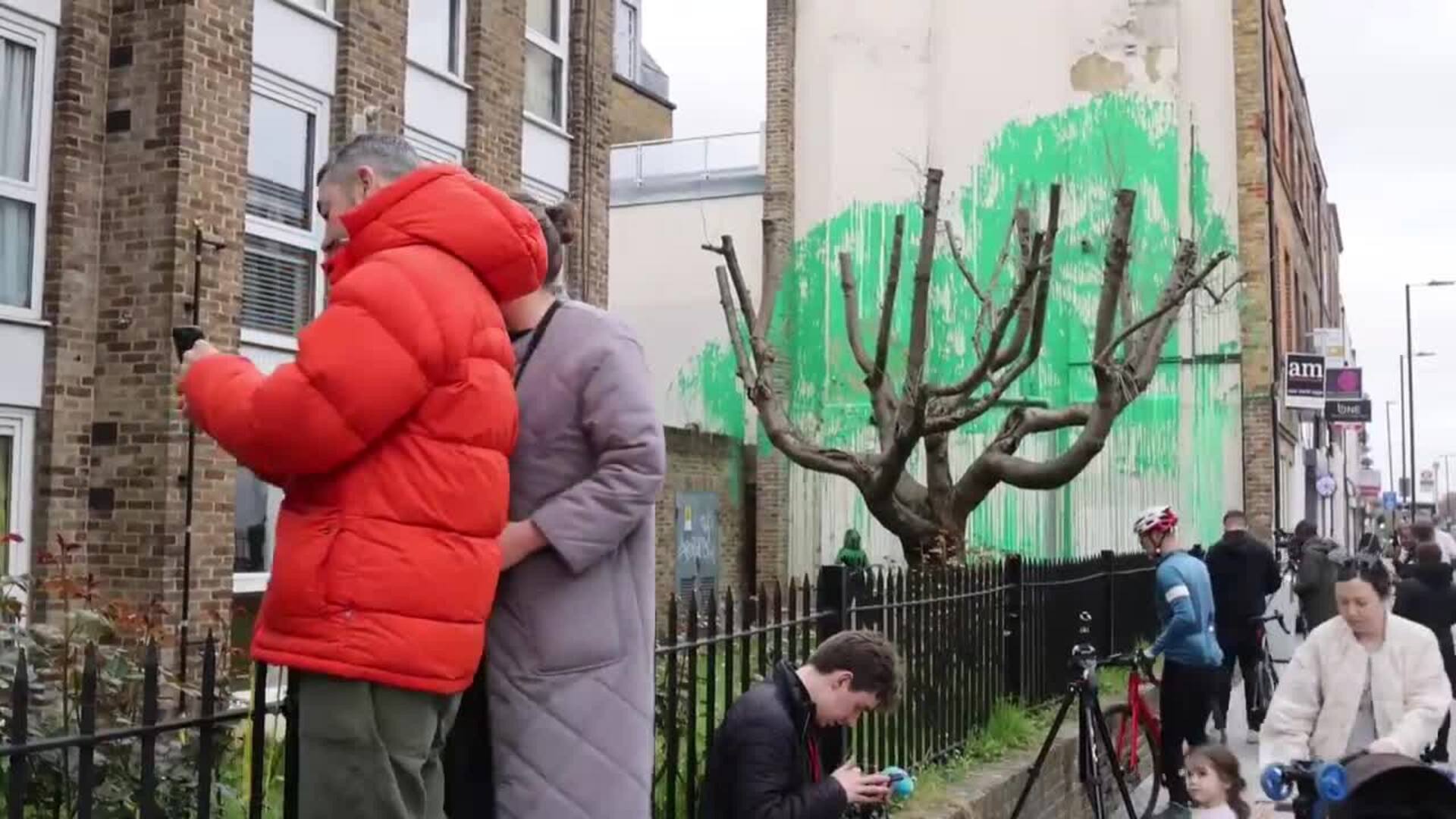 Banksy reaparece en Londres con un mural con mensaje ecologista