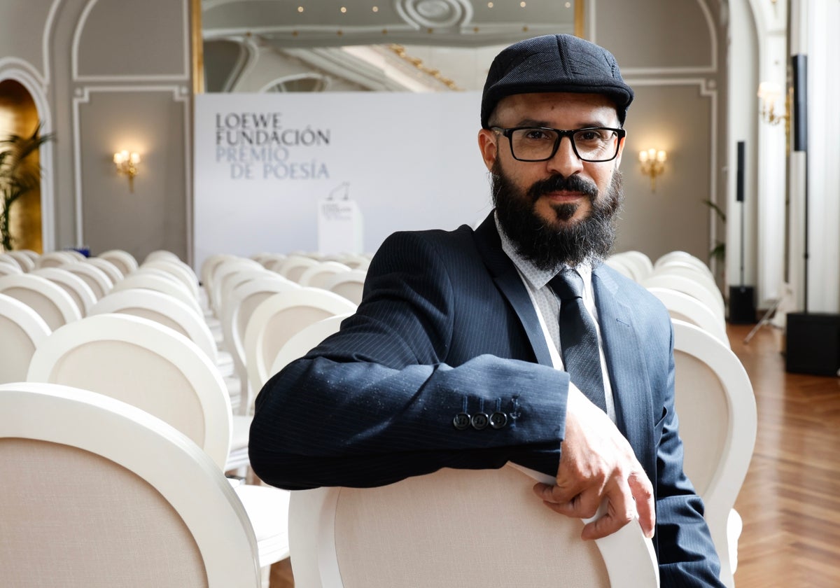 El poeta argentino Diego Roel el día de la entrega del galardón