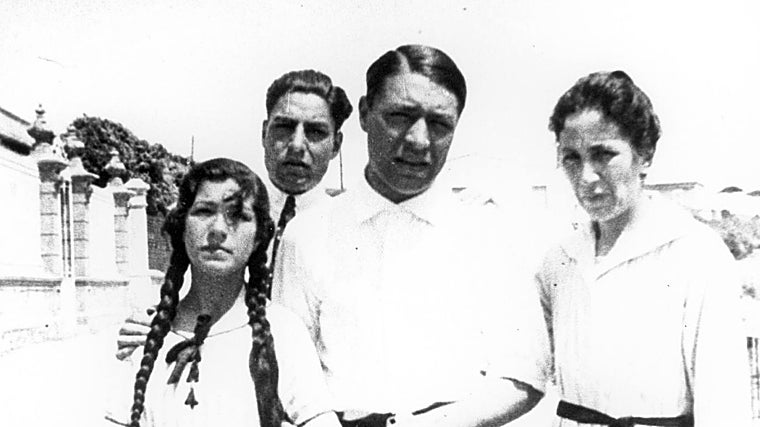 Rosa, Pere, Josep Pla y Maria Casadevall en Canadell en 1922