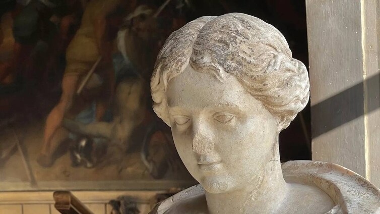 El misterio de la escultura romana enterrada en la mansión del tesorero de Isabel I de Inglaterra
