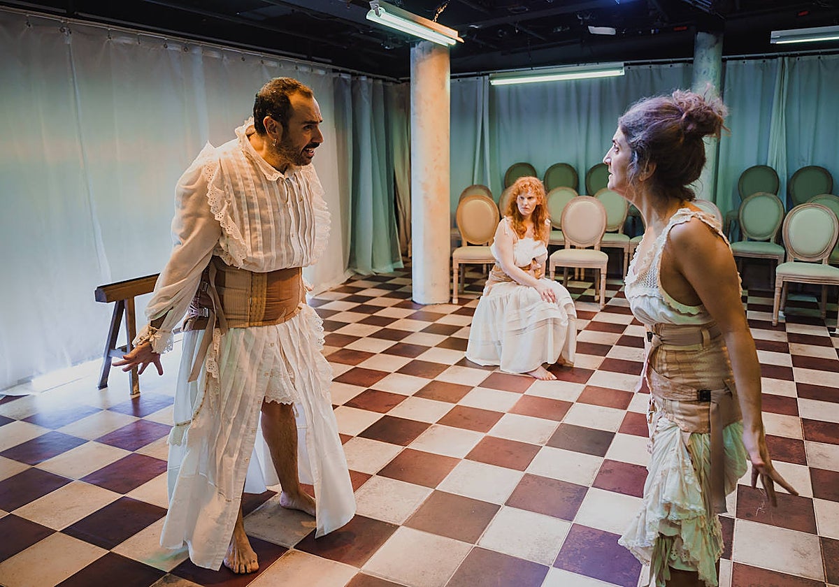 Una escena de 'El teatro de las locas'