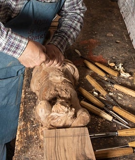 Imagen secundaria 2 - El taller de Miguel Ángel Tapia, uno de los vetranos de la escuela castellana