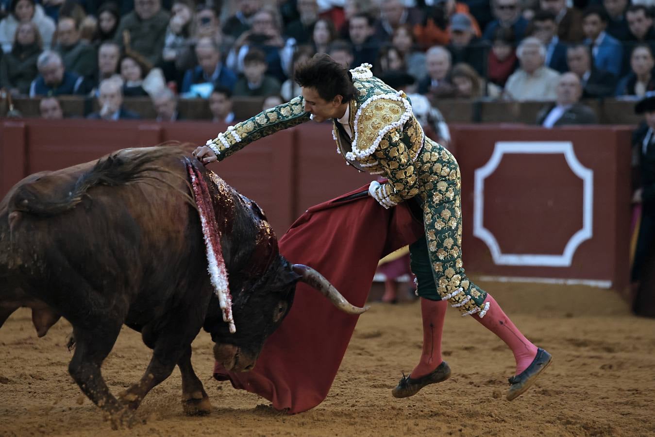 Roca Rey también obtuvo premio y cortó una oreja