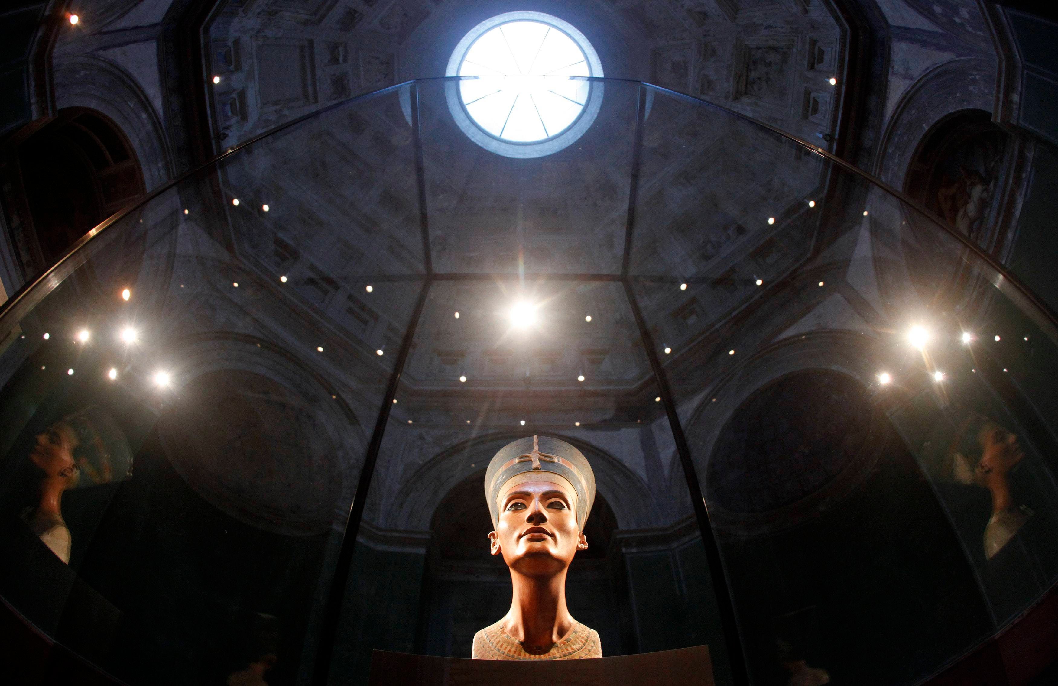 La estatua de Nefertiti en el Neues Museum de Berlín