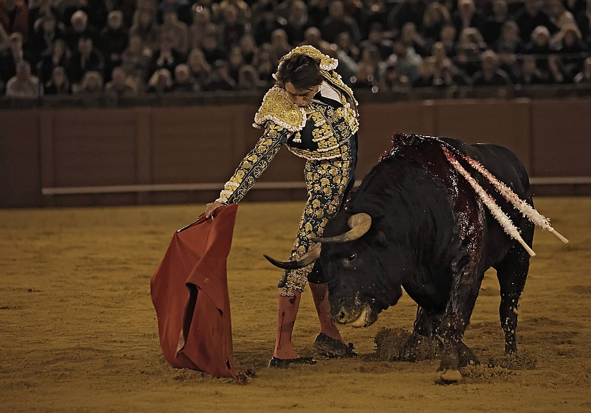 Roca Rey, durante la lidia del polémico sexto toro