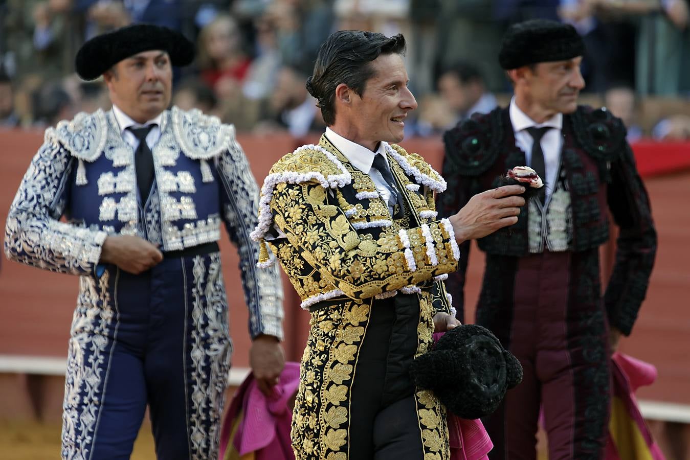 Un momento de la faena este viernes de Diego Urdiales en la Maestranza