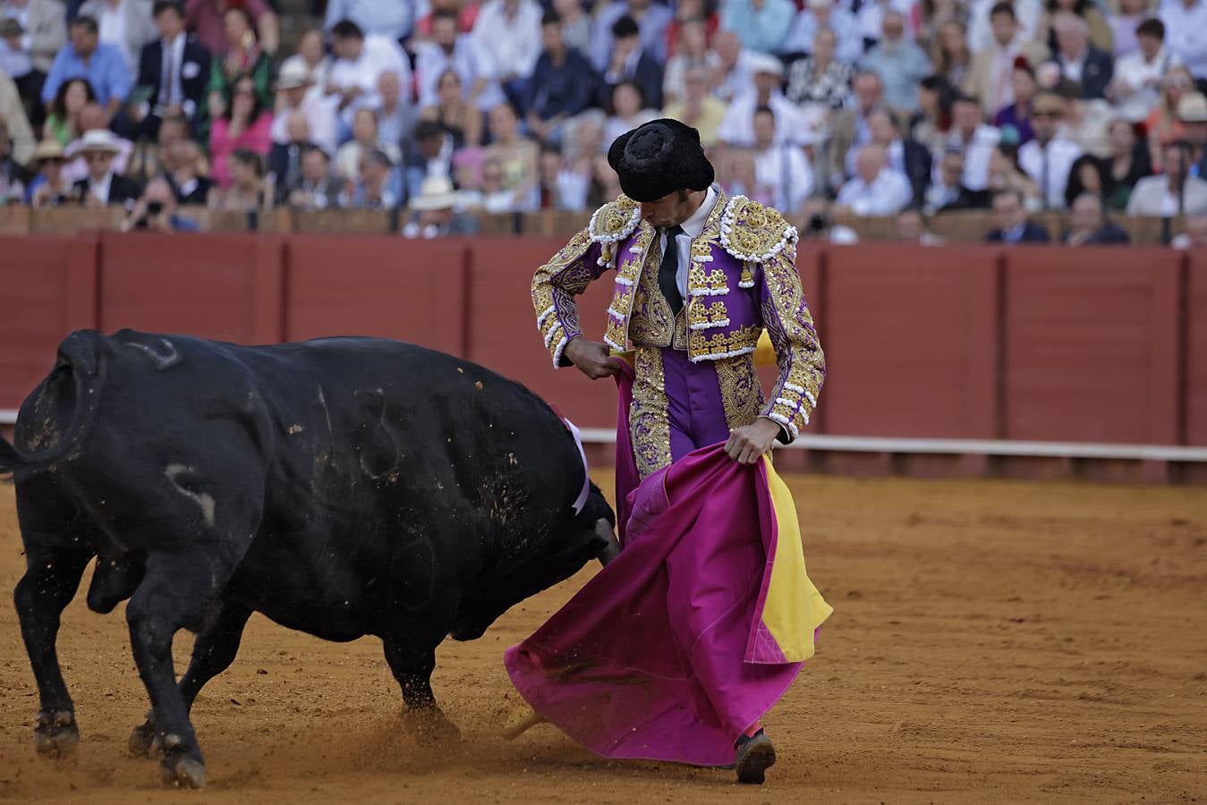 Cayetano Rivera, en su actuación este martes en el coso sevillano