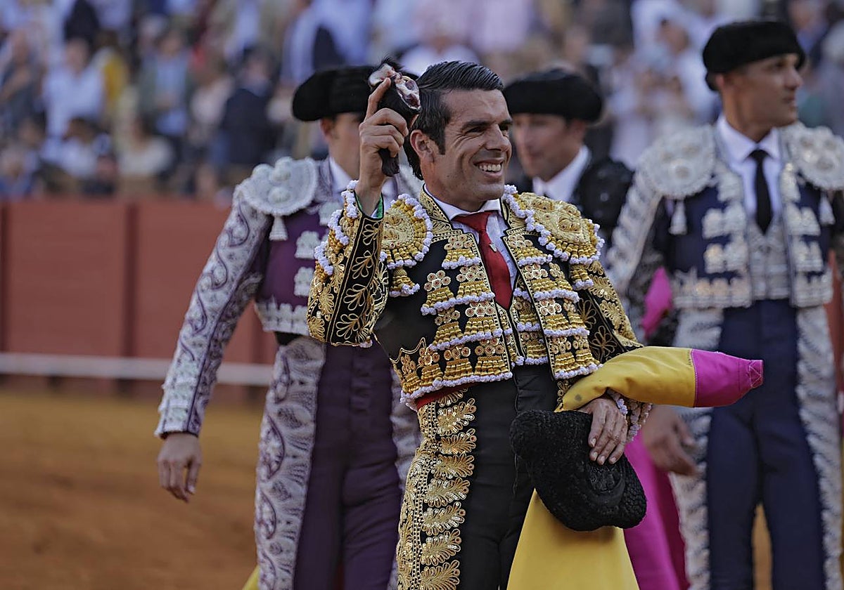 Emilio de Justo fue el único que cortó una oreja en la tarde de toros de este martes en la Maestranza