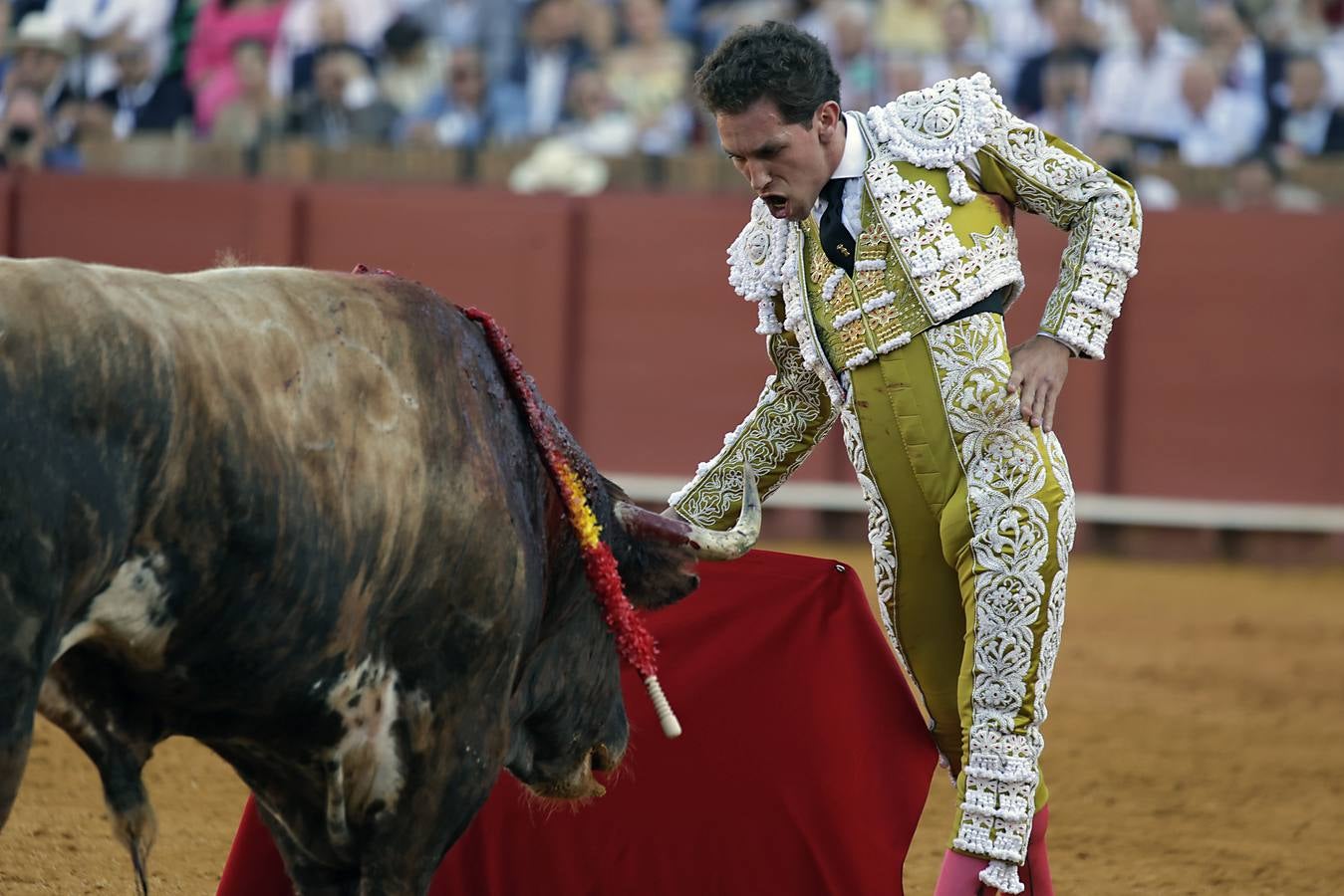 Ginés Marín no tuvo suerte y se fue de vacío en la corrida del martes de farolillos