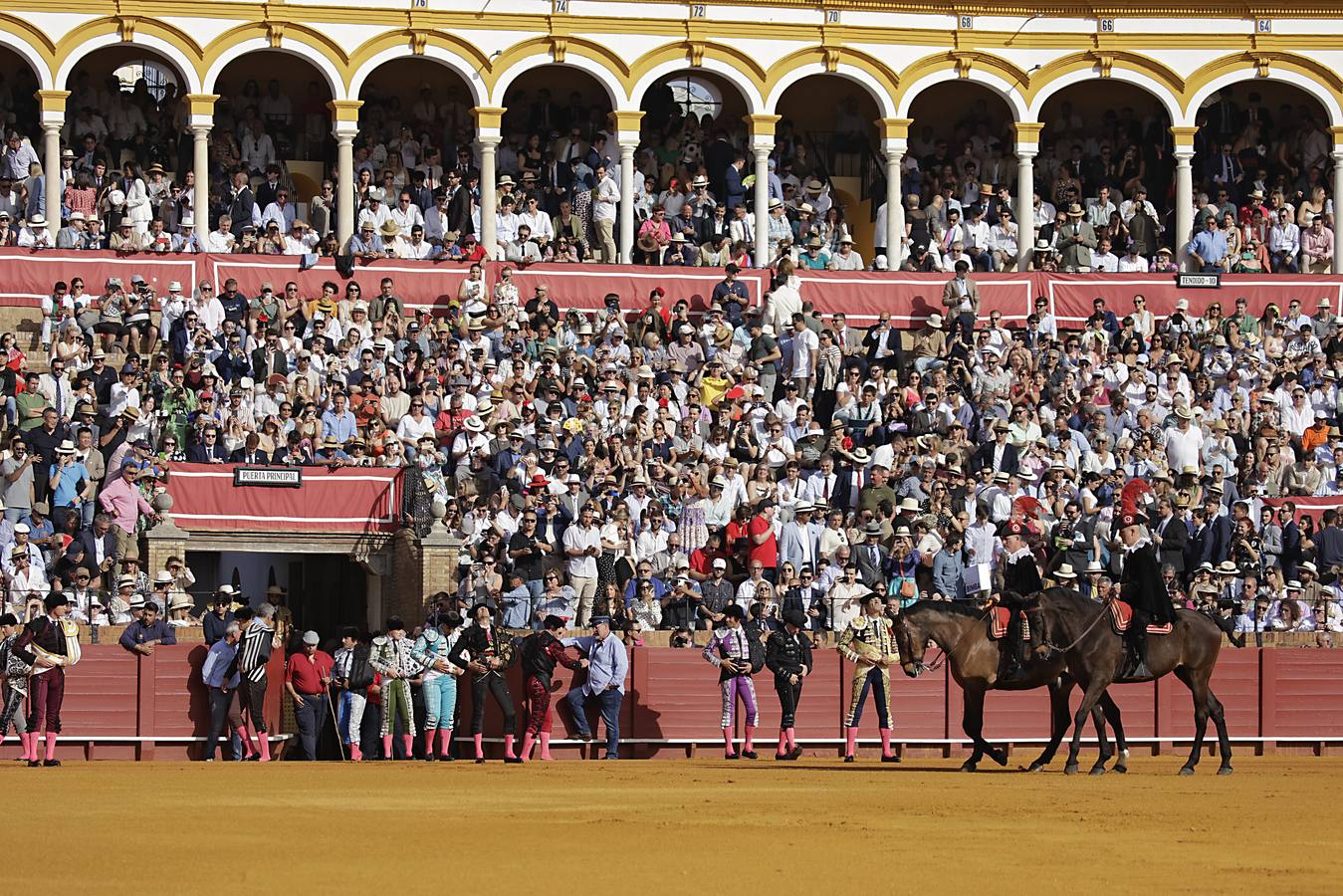 Un momento de la corrida de El Cid, Daniel Luque y Emilio de Justo