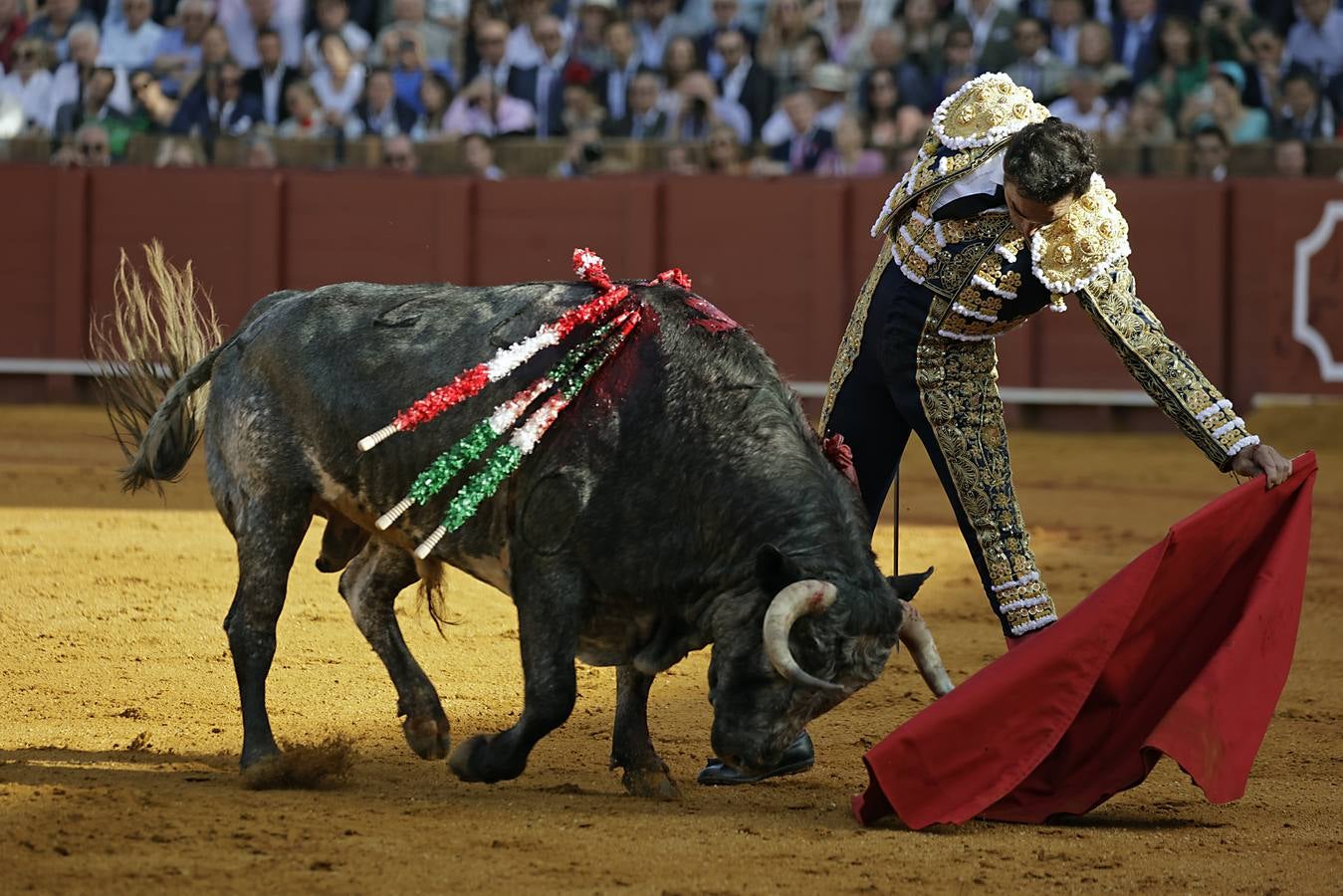 El Cid ha logrado una oreja en el primero de su lote