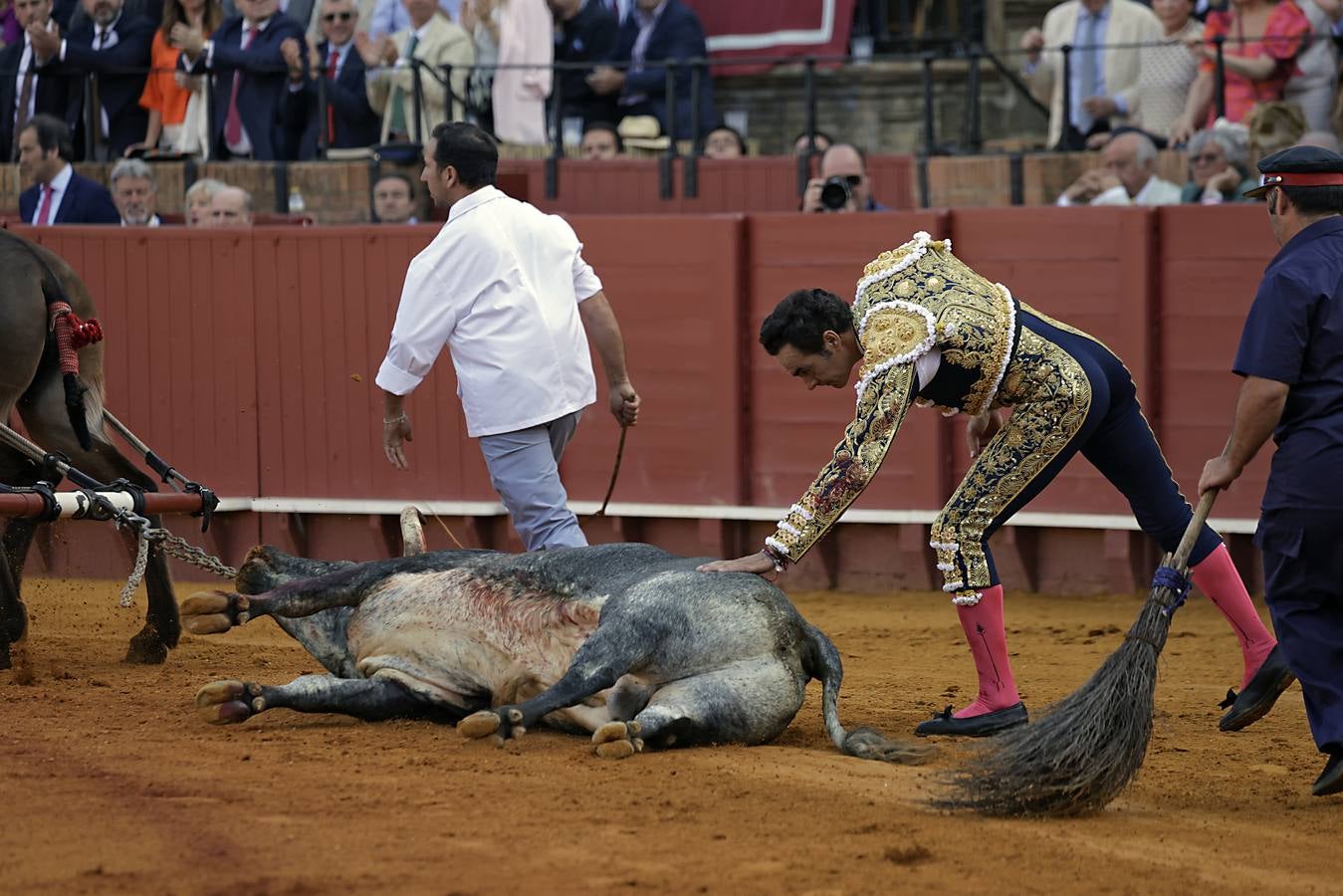 El Cid ha logrado una oreja en el primero de su lote