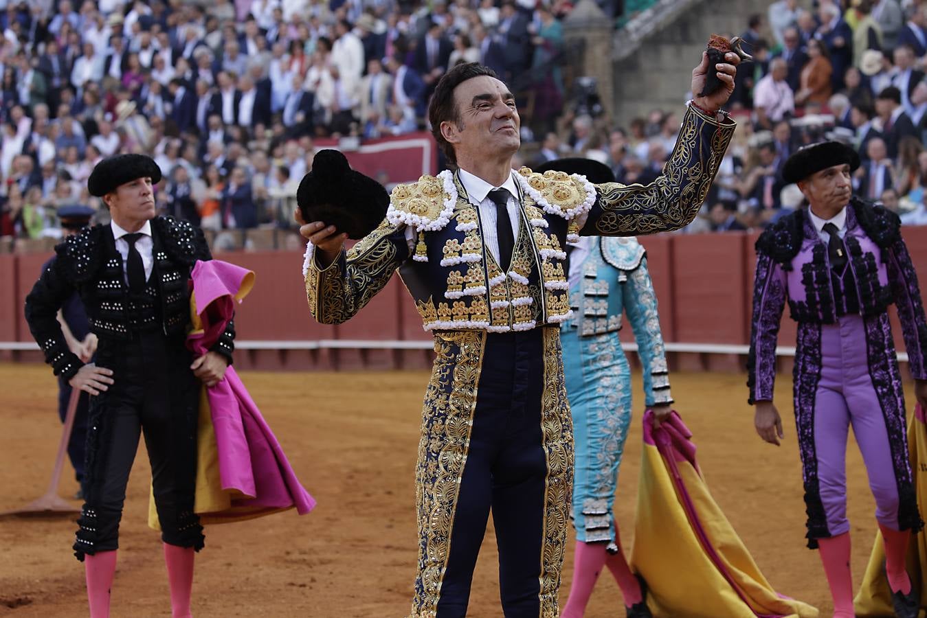 El Cid ha logrado una oreja en el primero de su lote