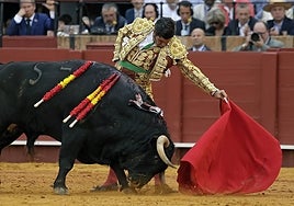 Si quiere saber cómo está España, asómese a la Maestranza: pitos a Morante y gritos de «¡fuera!» a un toro manso