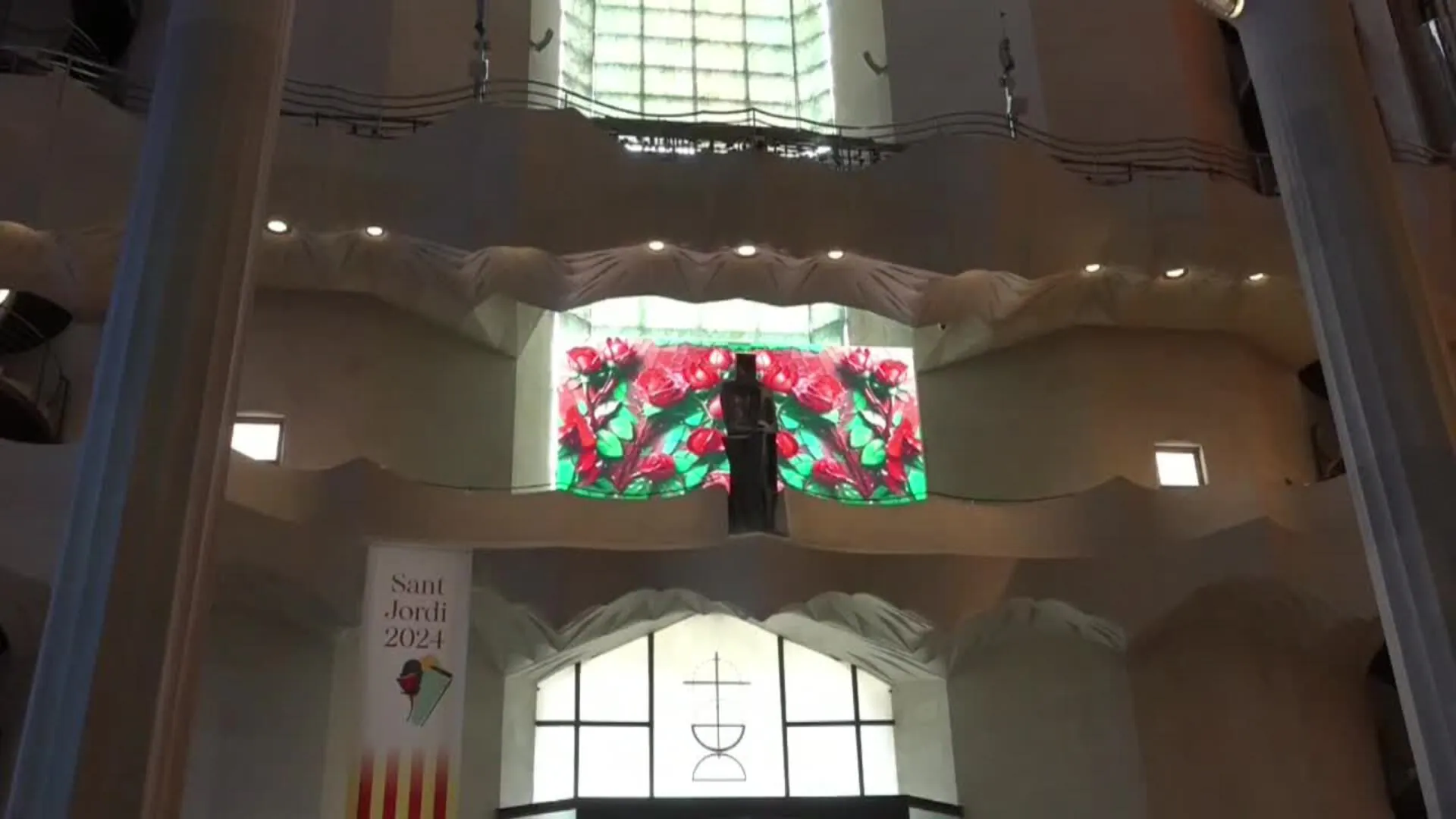 La Sagrada Familia usa la IA para fusionar la rosa y el arte de Gaudí ...