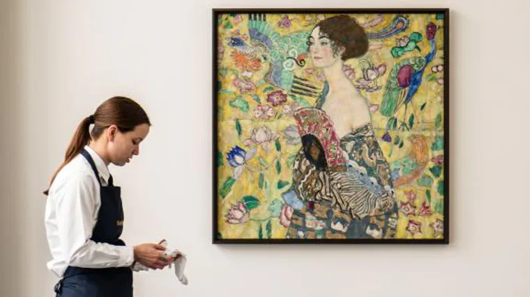 'Dama con abanico', de Klimt, se vendió por 108,7 millones de dólares