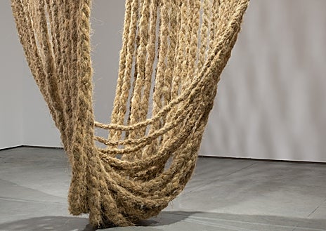 Imagen secundaria 1 - En las imágenes, distintas obras de la muestra con su autora