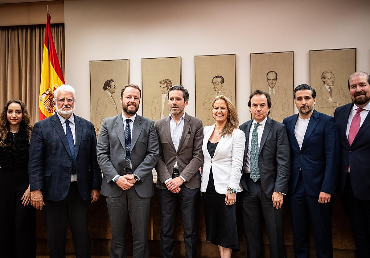 Mesa de debate sobre la tauromaquia en la Sala Constitucional del Congreso