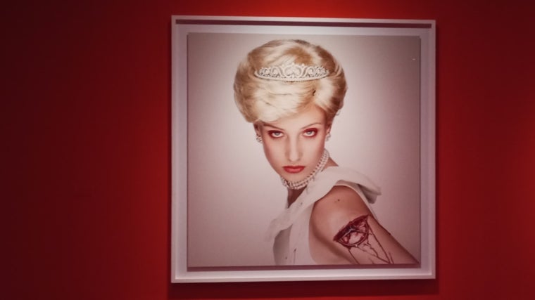 Imagen de Erwin Olaf, de su serie 'Royal Blood', en la exposición