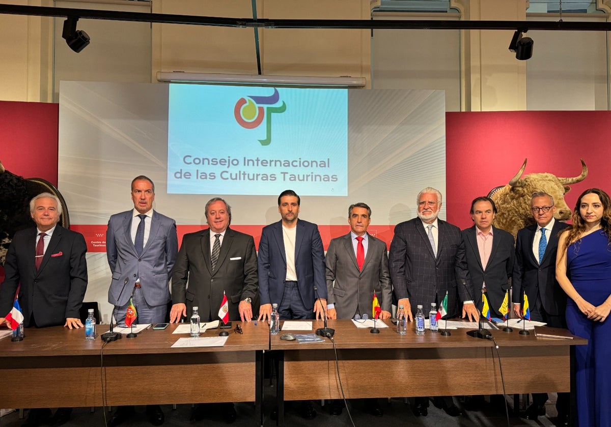 Los representantes de los ocho países taurinos