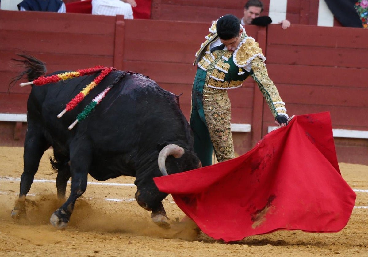 Encajado natural de Alejandro Talavante en Jerez de la Frontera