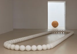 'Perfecta es la pregunta', de James Lee Byars en el Palacio de Velázquez: La belleza como respuesta