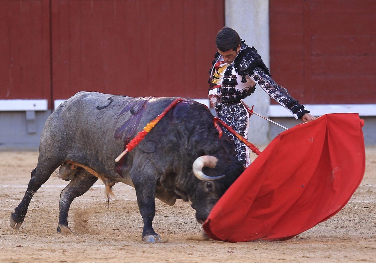 La izquierda de Emilio de Justo con Periquito