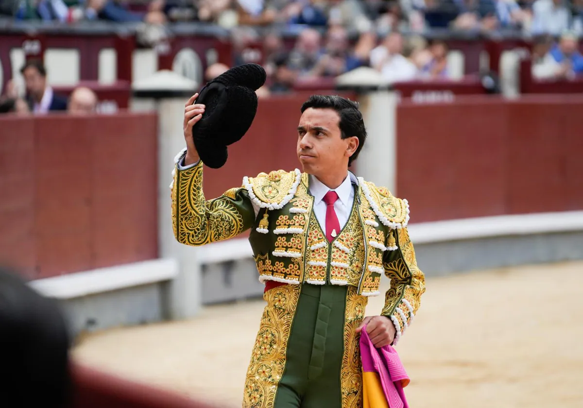 El diestro Juan de Castilla, durante la séptima corrida de la Feria de San Isidro