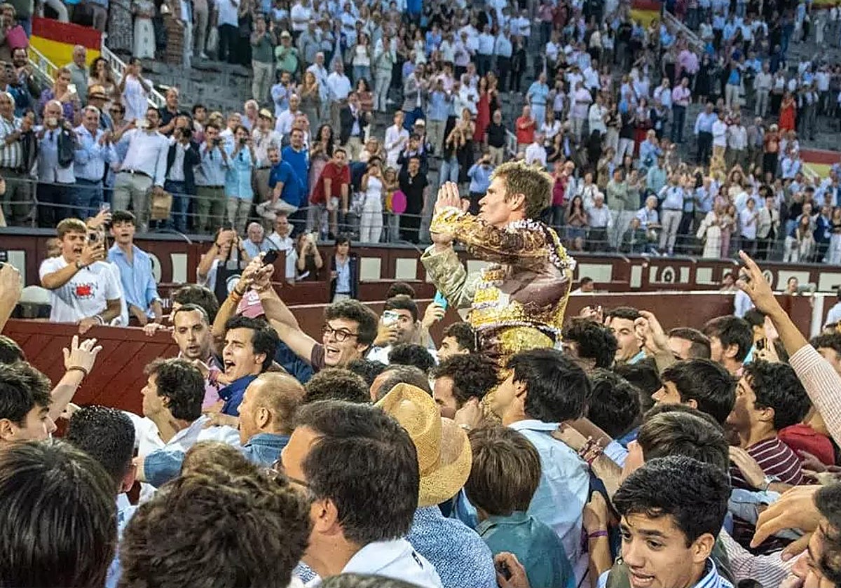 Salida en hombros de Jiménez