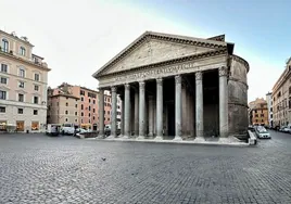 El Panteón romano, en pleno centro de la ciudad,