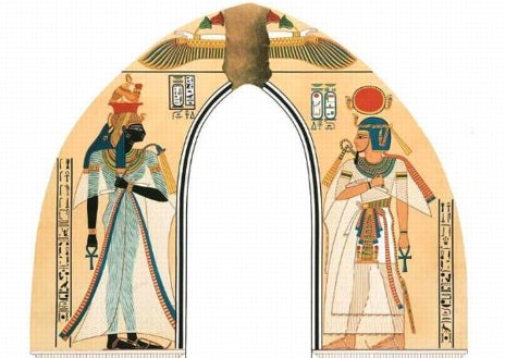 Imagen secundaria 1 - Representaciones de la reina Ahmose Nefertari. Abajo, con su hijo Amenhotep I