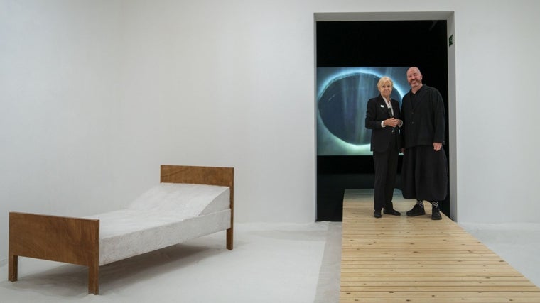 Eva Lootz con Manuel Segade durante la inauguración de su muestra en el Museo Reina Sofía