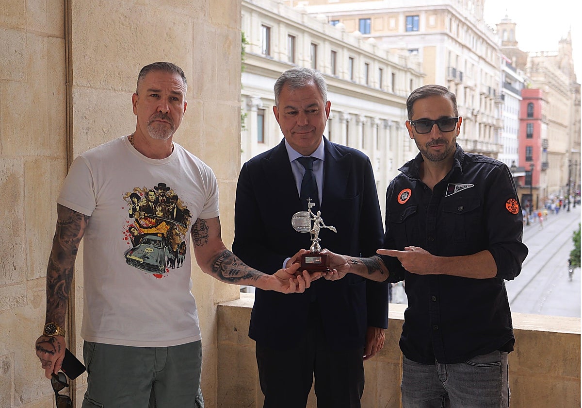 SFDK han recibido esta mañana un recibimiento a su trayectoria de manos del alcalde José Luis Sanz
